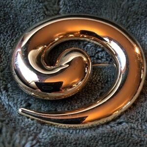 10322 VTG Signed Monet Large Gold Tone Swirl Statement Snake Brooch Pin